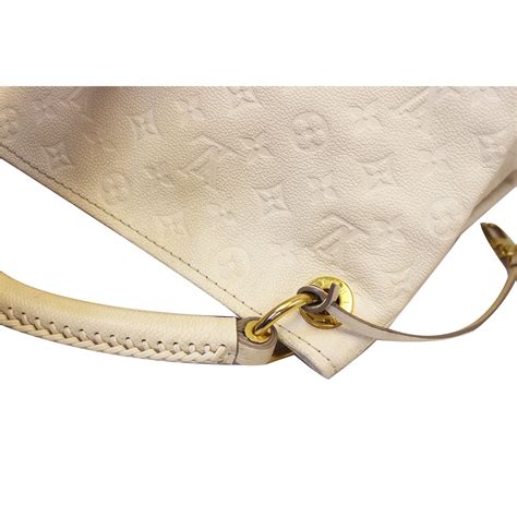 louis vuitton shoulder bag beige